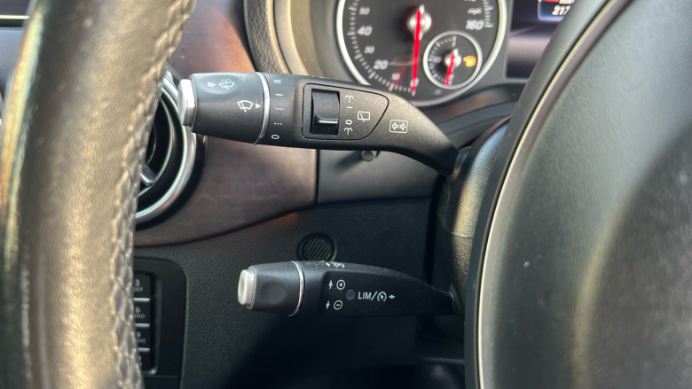 Mercedes-Benz B-Class B180 Exclusive Edition 5dr Petrol Hatchback